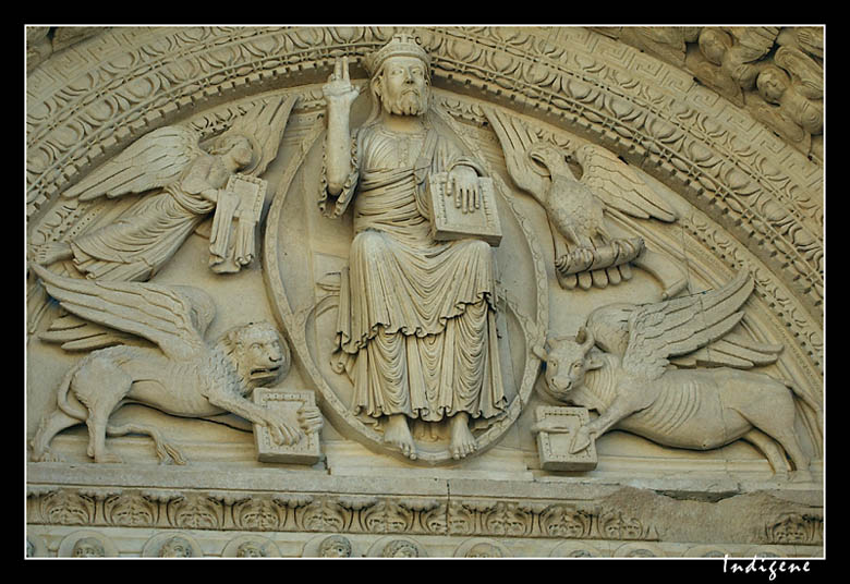 tympan de l'église de Arles