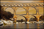 photo La pierre dorée du Pont du Gard