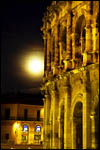 photo Les arènes au clair de lune