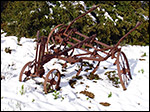 photo Charue rouillée sous la neige