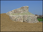 photo Rond Point avec une représentation de la Roche de Solutré