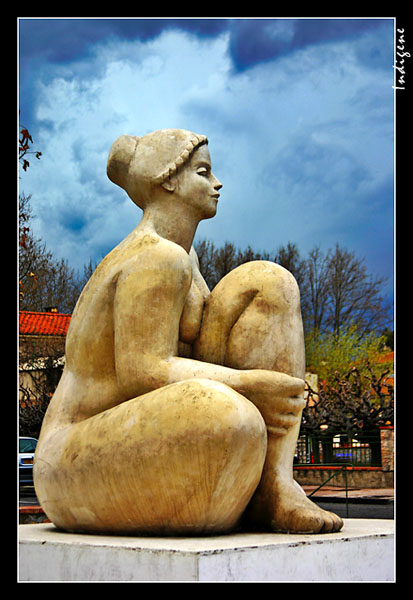 La femme assise à Thuir