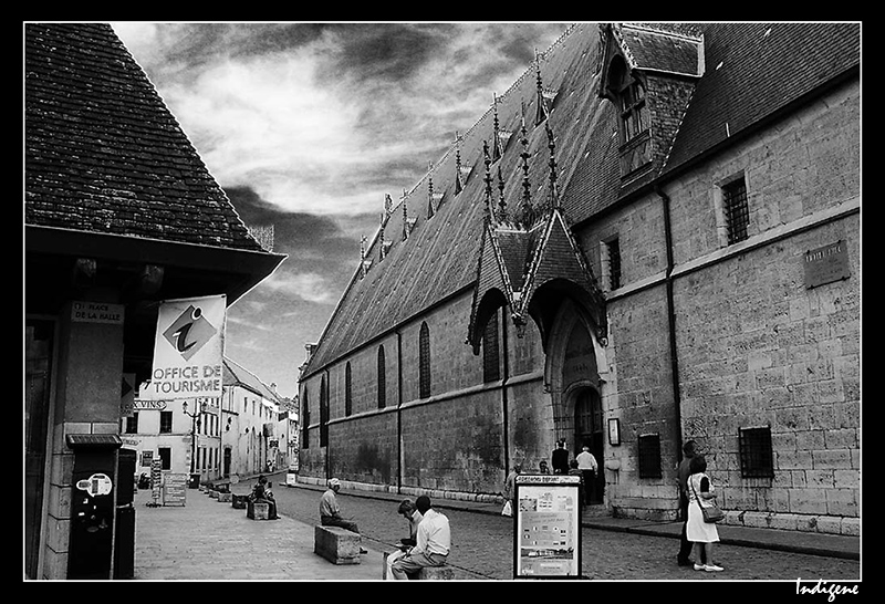 Le porche de l'Hôtel Dieu de Beaune