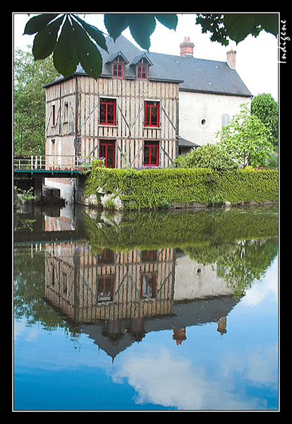 Le reflet de la maison 